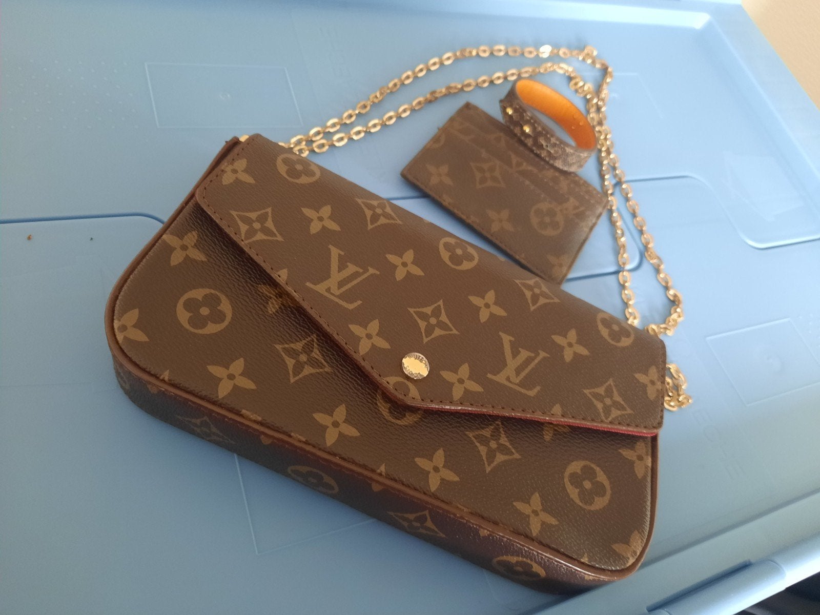 Louis Vuitton Pochette Accessoires Monogram, Ophalen of Verzenden, Zo goed als nieuw, Bruin, Schoudertasje