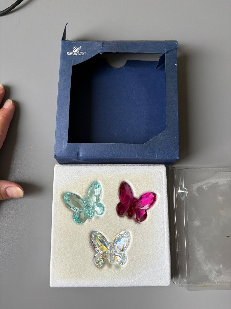Set van 3 Swarovski vlinders - Roze defect, Ophalen of Verzenden, Gebruikt, Figuurtje