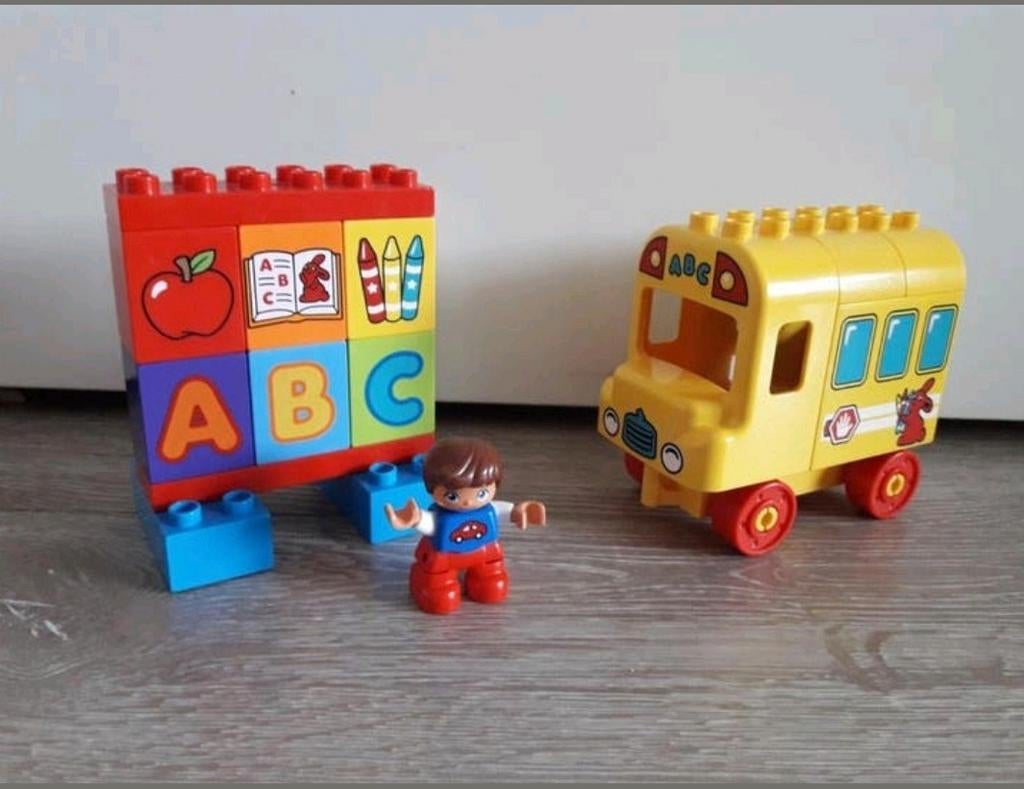 School bus - complete set 10603, Kinderen en Baby's, Speelgoed | Duplo en Lego, Ophalen of Verzenden, Zo goed als nieuw, Duplo