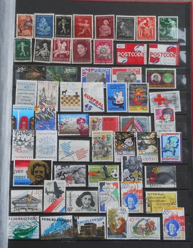 POSTZEGELS NEDERLAND: 1.750 ZEGELS, 17 VELLETJES, 200 FDC’S, Ophalen of Verzenden