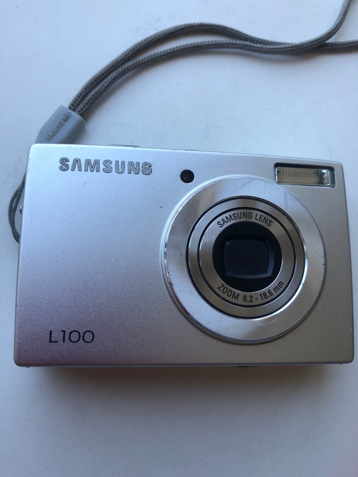 Samsung L100 Compactcamera - 8.2 Megapixels, Ingebouwde flitser, Gebruikt, Ophalen of Verzenden, Compactcamera
