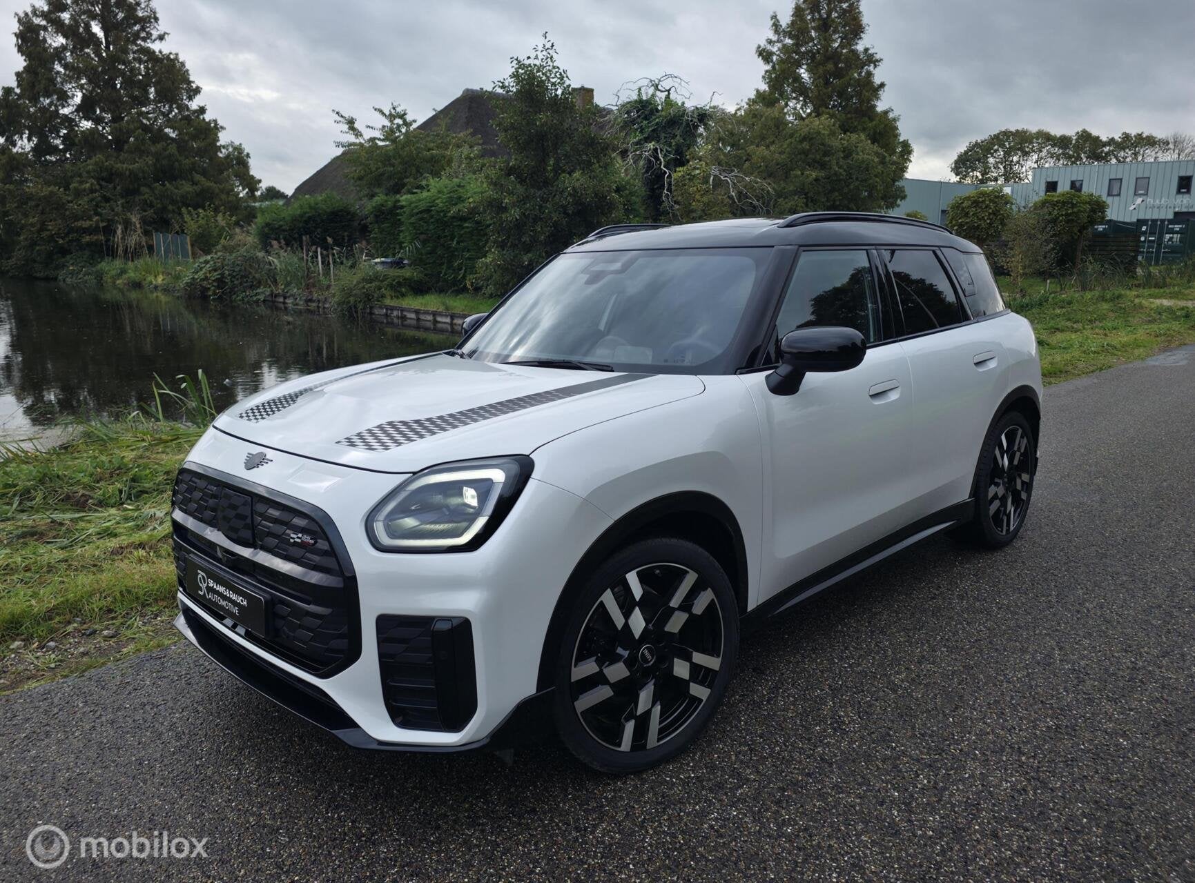 Mini Countryman SE ALL4 JCW XL 66.5 kWh / Pano / Trekh / 360, Auto's, Automaat, Zwart, Countryman, Leder en Stof