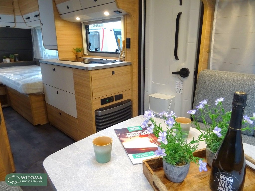 Dethleffs Summer Edition 460 EL Op show lengtebedden, Caravans en Kamperen, Caravans, Standaardzit, Bedrijf, Schokbreker, Dethleffs