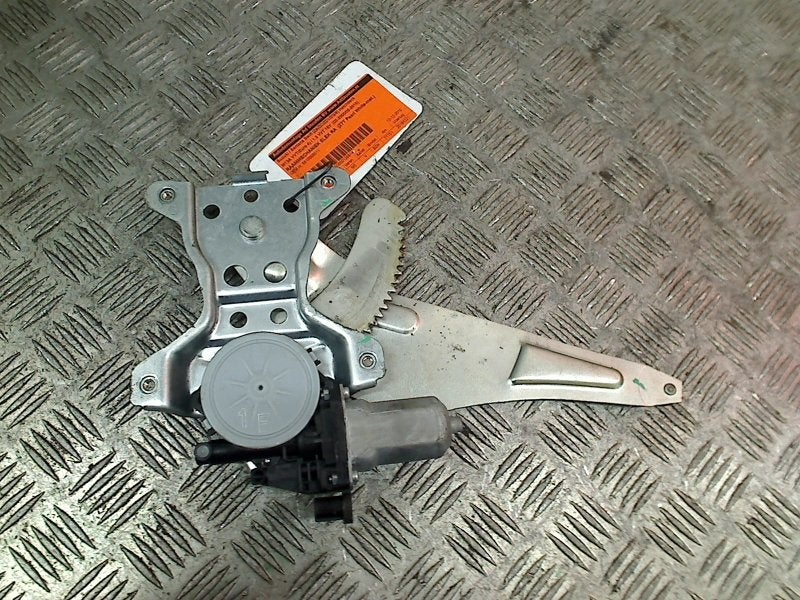 Raammechaniek Elek Rechts Achter + MOTOR Swift 2009, Auto-onderdelen, Gebruikt, Suzuki Deutschland GmbH, Kontakt@suzuki.de, Suzuki-Allee 7, Bensheim 64625, , Duitsland