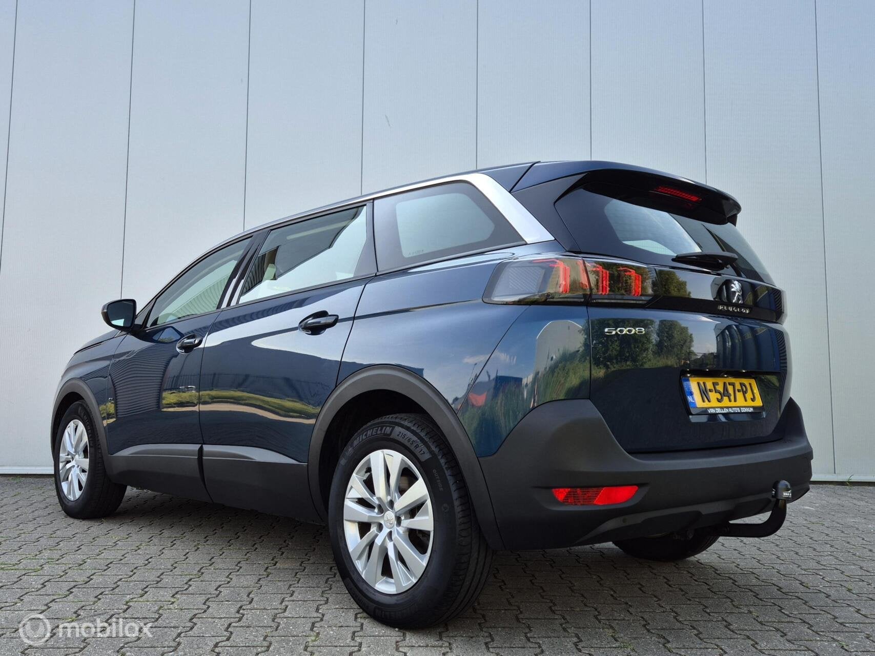 PEUGEOT 5008 1.2 PURETECH BLUE LEASE ACTIVE/FULL LED/TREKHAA, Voorwielaandrijving, Gebruikt, Euro 6, 1199 cc
