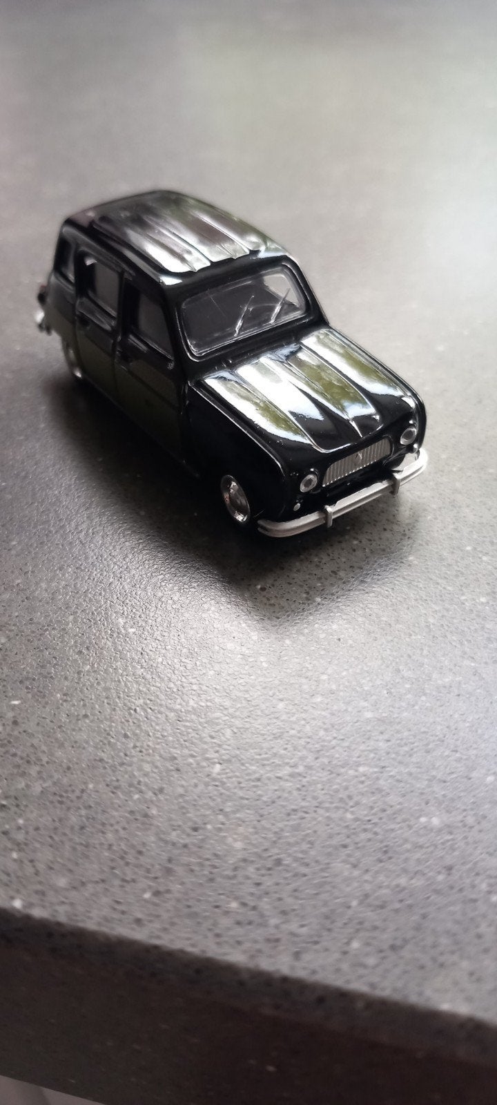 8807 Zwarte Renault 4L (NOREV) schaalmodel - Gedetailleerd, Ophalen of Verzenden, Zo goed als nieuw