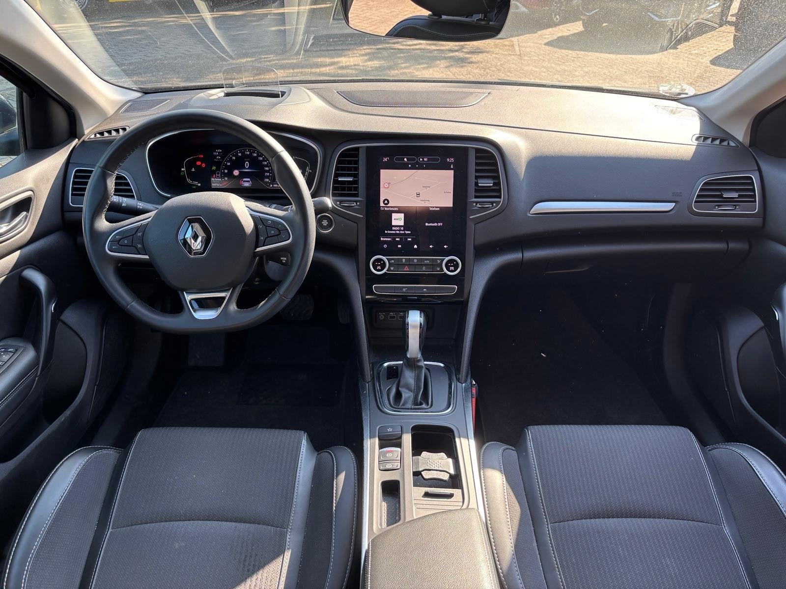 Renault Mégane Estate 1.3 TCe Intens AUTOMAAT HEAD-UP DISPL, Stof, Gebruikt, 4 cilinders, 715 kg