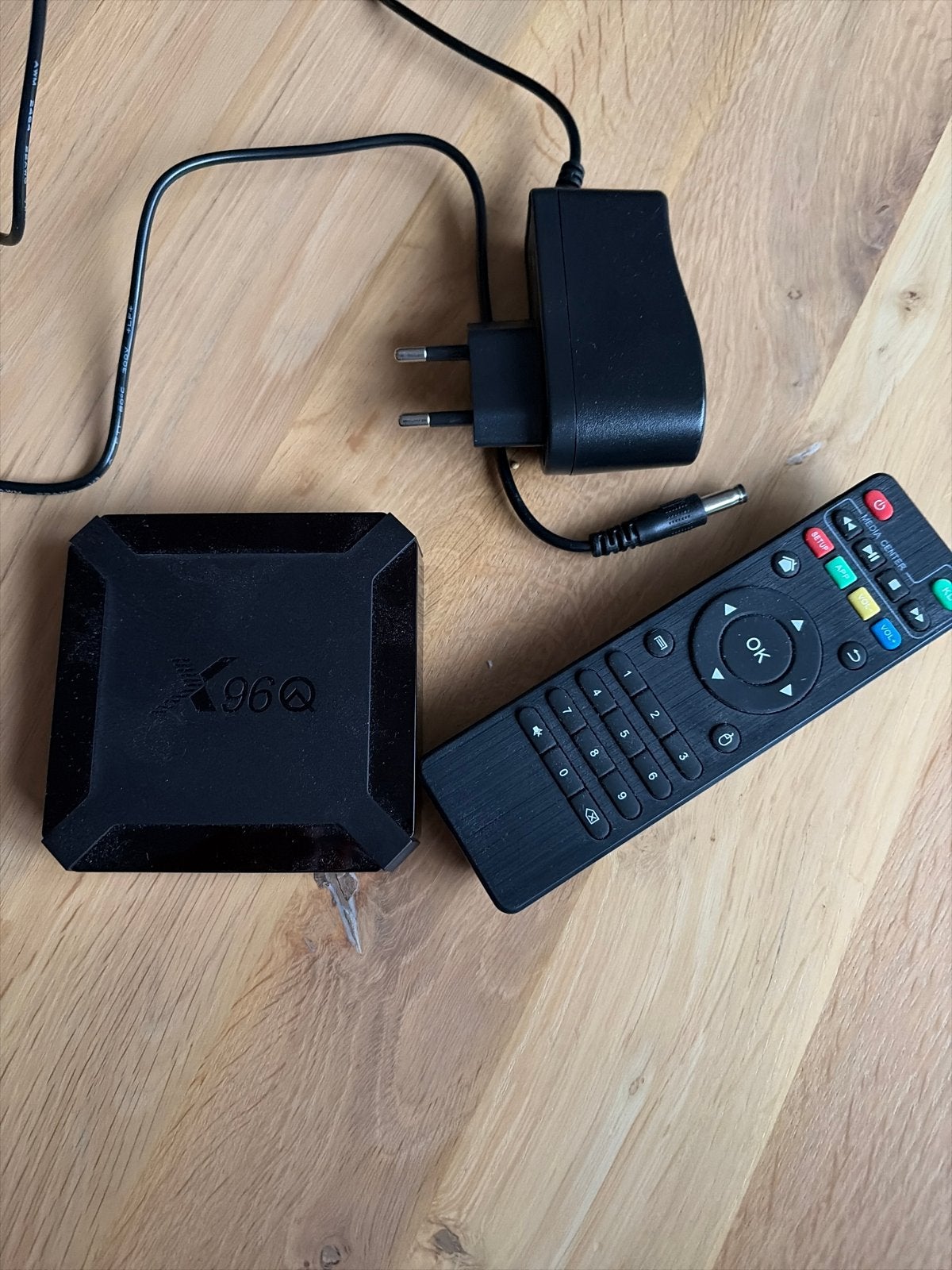 X96Q Android TV Box met afstandsbediening en adapter, Ophalen of Verzenden, Zo goed als nieuw, HDMI, Zonder harde schijf