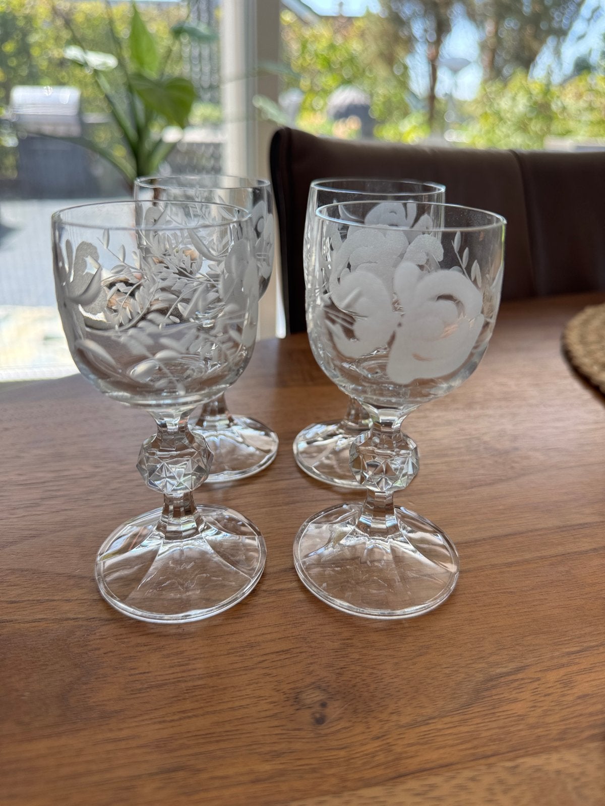 Set van 4 vintage likeurglazen met gravure, Ophalen