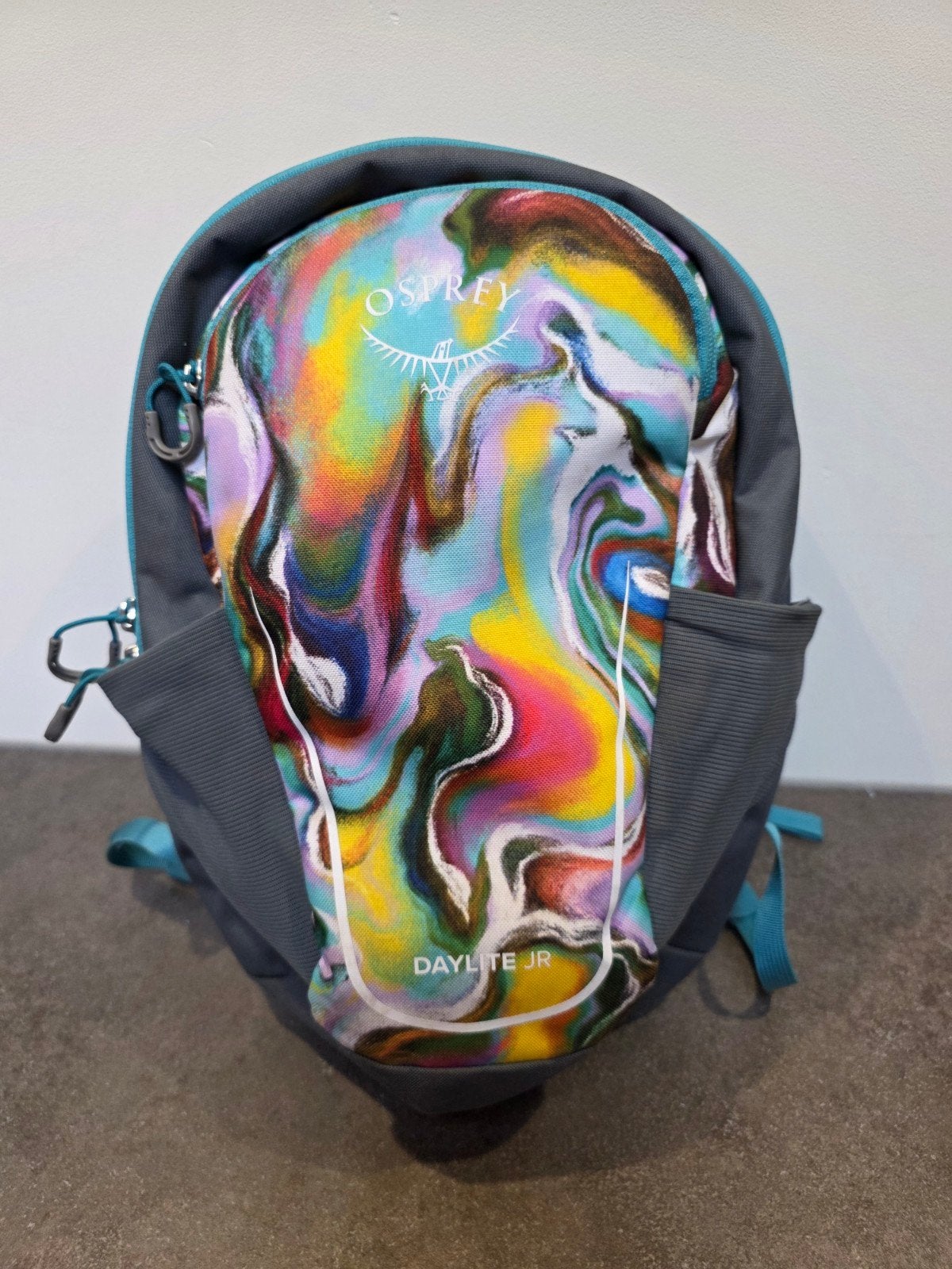 Osprey Daylite Jr Rugzak - Euphoria Rainbow (ZGAN), 40 cm of meer, Zo goed als nieuw, Trekking, 60 cm of meer