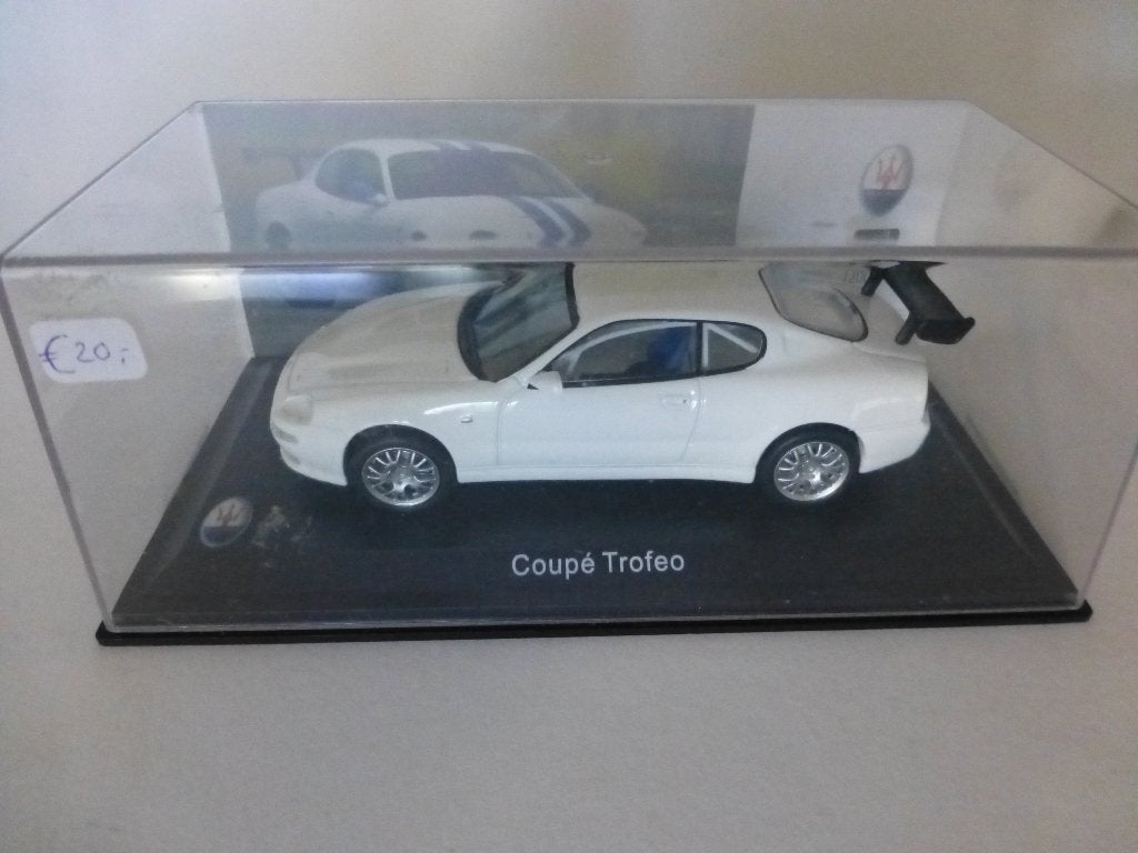 Maserati Coupé Trofeo wit, Hobby en Vrije tijd, Modelauto's | 1:43, Ophalen of Verzenden, Nieuw, Auto, Overige merken