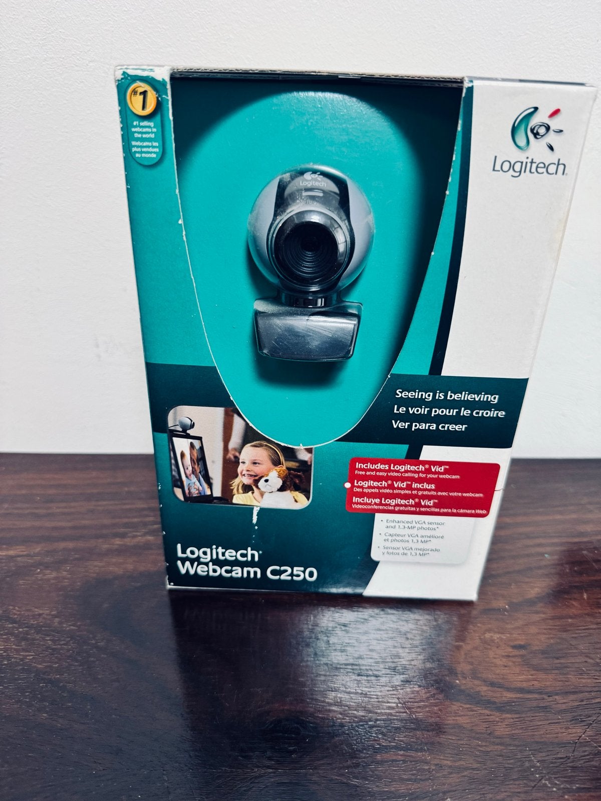 Logitech Webcam C250, Computers en Software, Ophalen of Verzenden, Zo goed als nieuw, Windows, Microfoon