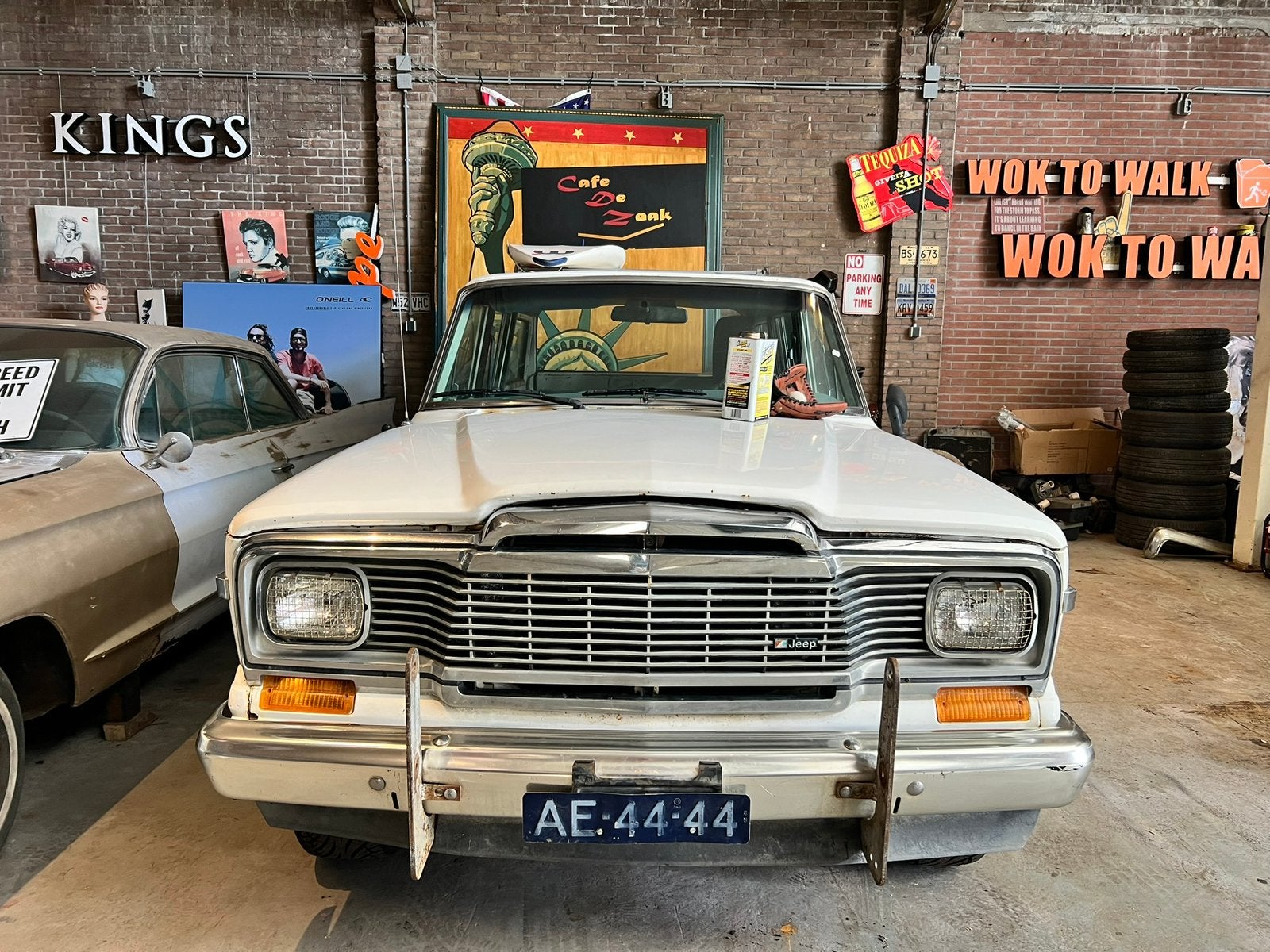 Jeep Wagoneer 1981 nieuwe motor, Wit, Bedrijf, Vierwielaandrijving, Blauw