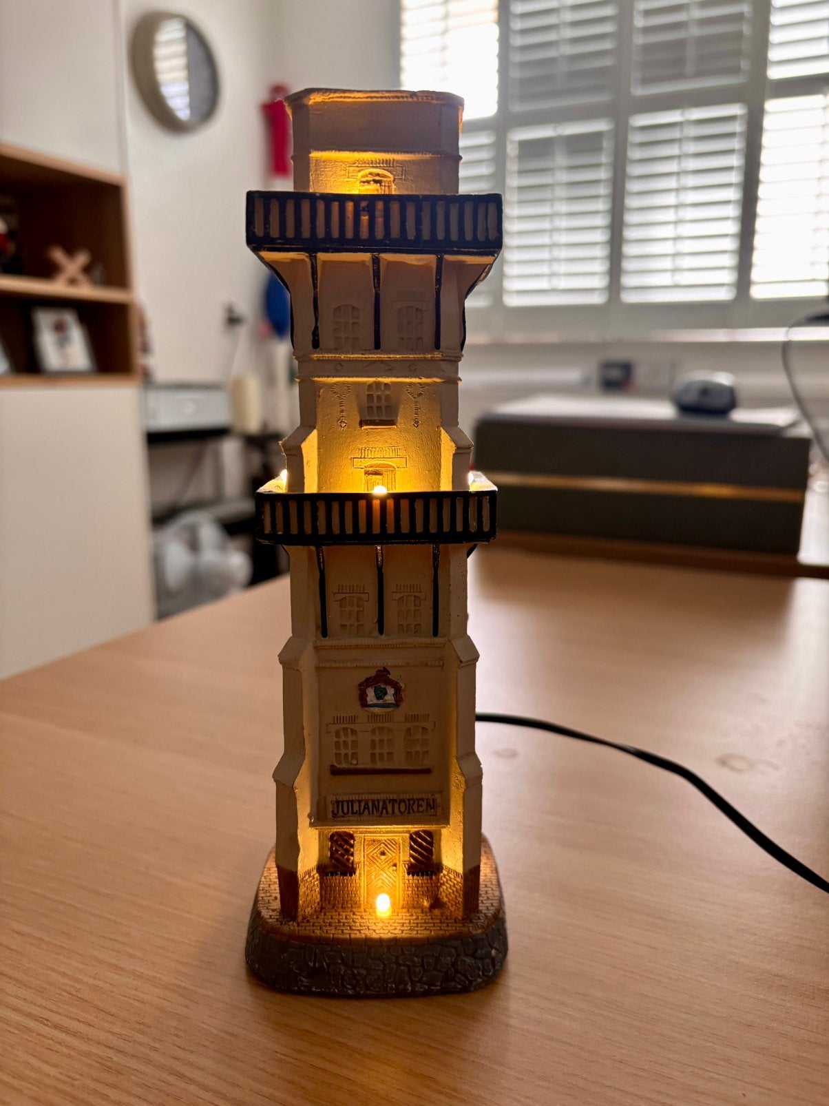 Unieke miniatuur koningin julianatoren, Ophalen of Verzenden, Zo goed als nieuw, Groter dan 1:32