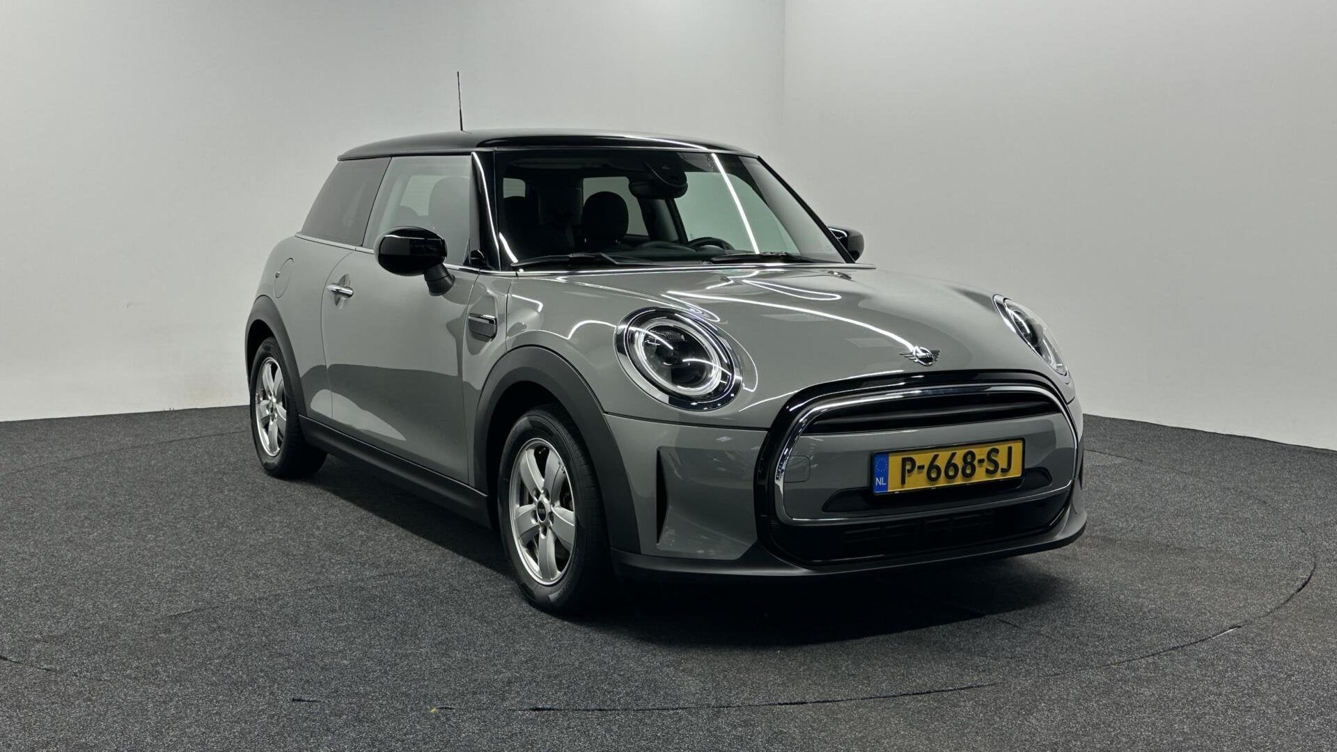 Mini 3-Deurs 1.5 Cooper Business Edition NAVI CARPLAY CRUISE, Auto's, Voorwielaandrijving, Gebruikt, Euro 6, Met garantie (alle)