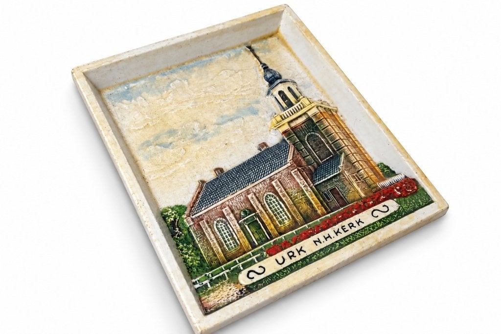 Vintage Hobra reliëf wandbordje Urk N.H. Kerk kleur, Ophalen