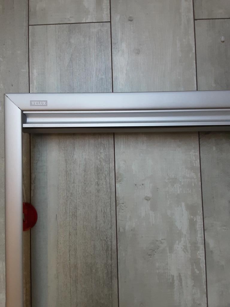 2Velux verduisterend dakraam rolgordijn GGL 2, Ophalen, Minder dan 50 cm, Gebruikt, Wit