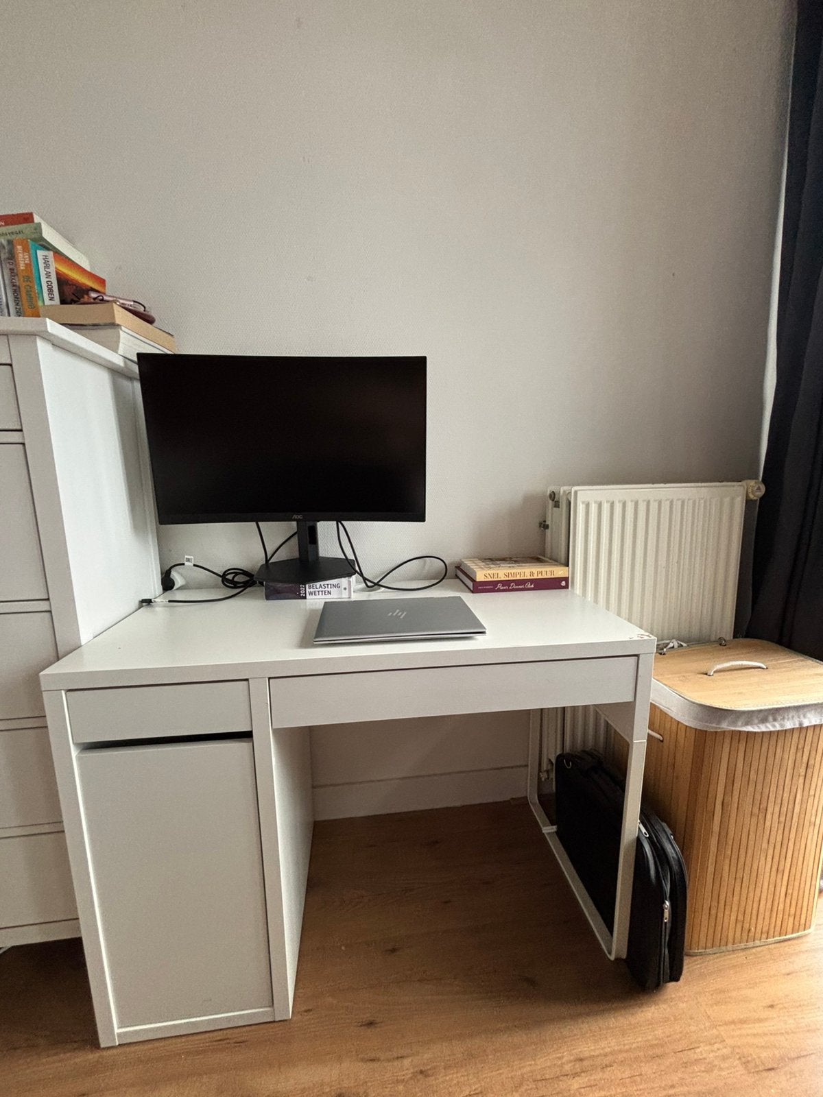 Bureau Wit met lades en kast en stekker ingang, Ophalen, Gebruikt
