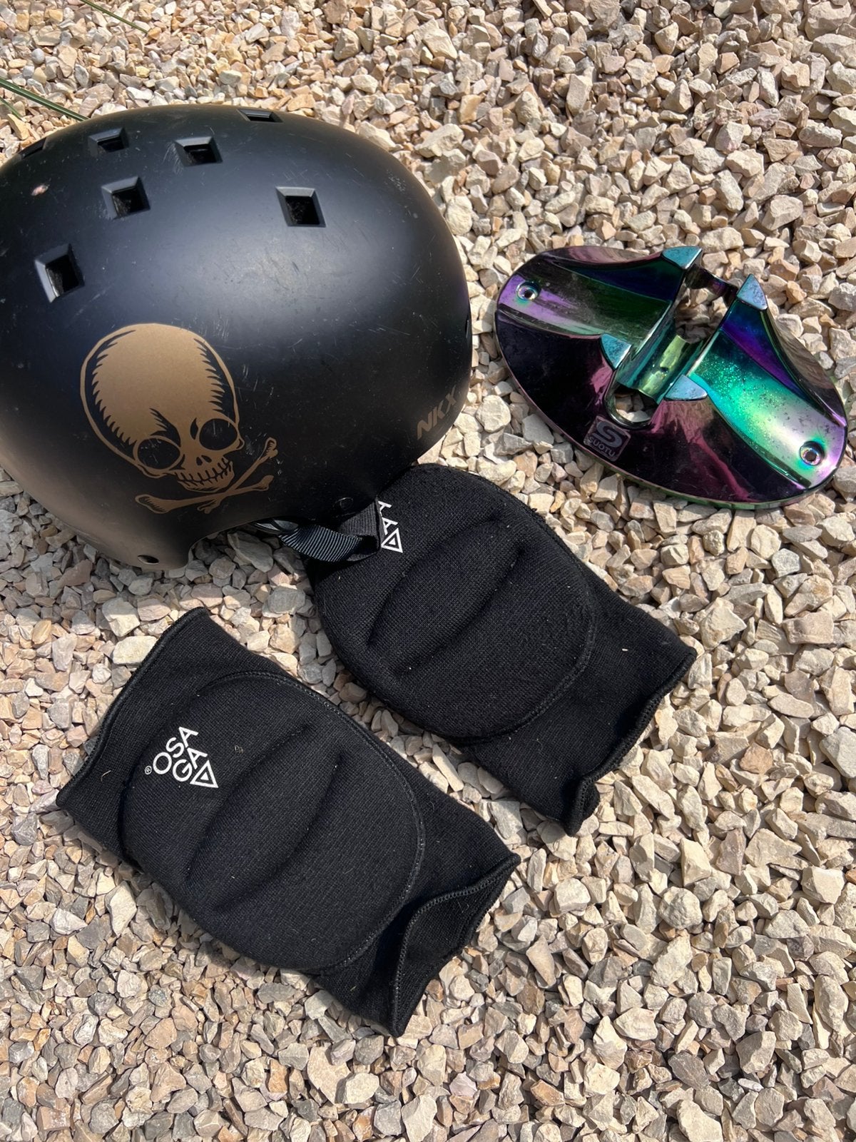 NKX Brain Saver Certified Helm zwart/goud kids cool, Ophalen, Zo goed als nieuw