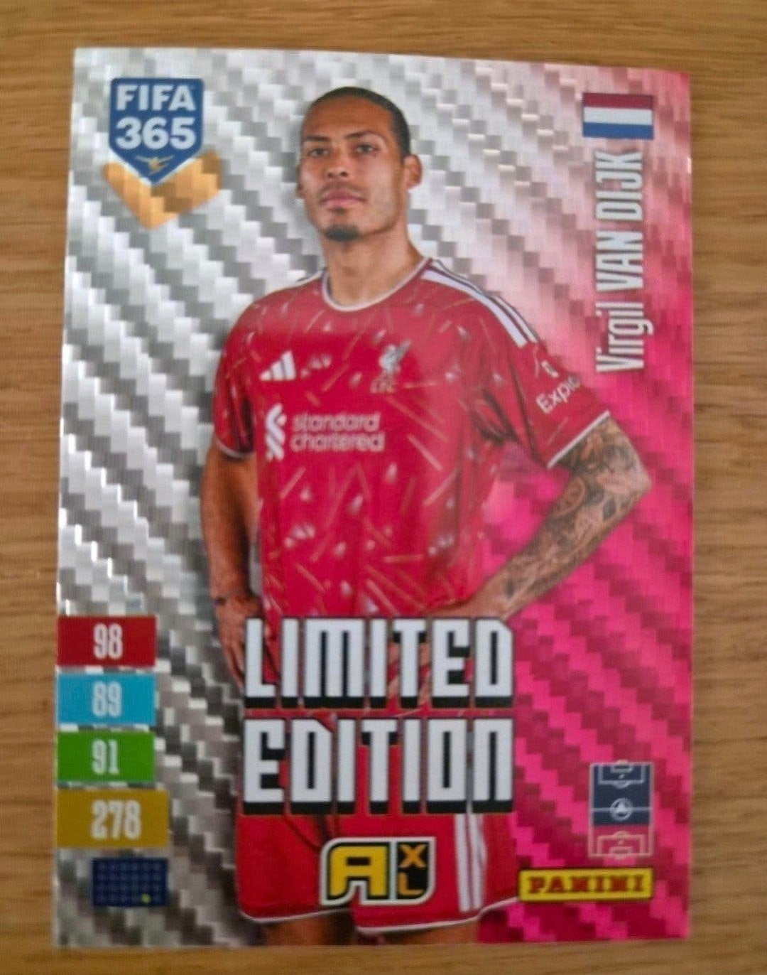 Virgil van Dijk Panini Adrenalyn XL 365 FIFA Limited Edition, Ophalen of Verzenden, Zo goed als nieuw