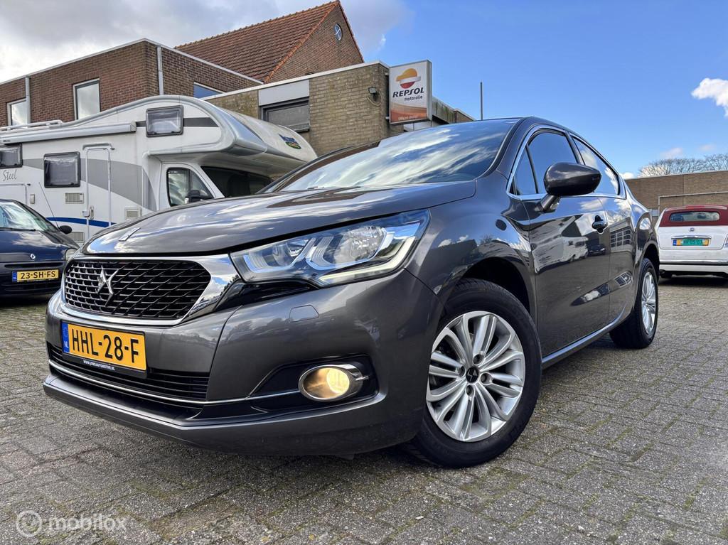 Citroen DS4 1.2 Business 38.001km! Nieuwe APK / Nieuw!, Stof, Gebruikt, 1199 cc, Parkeersensor