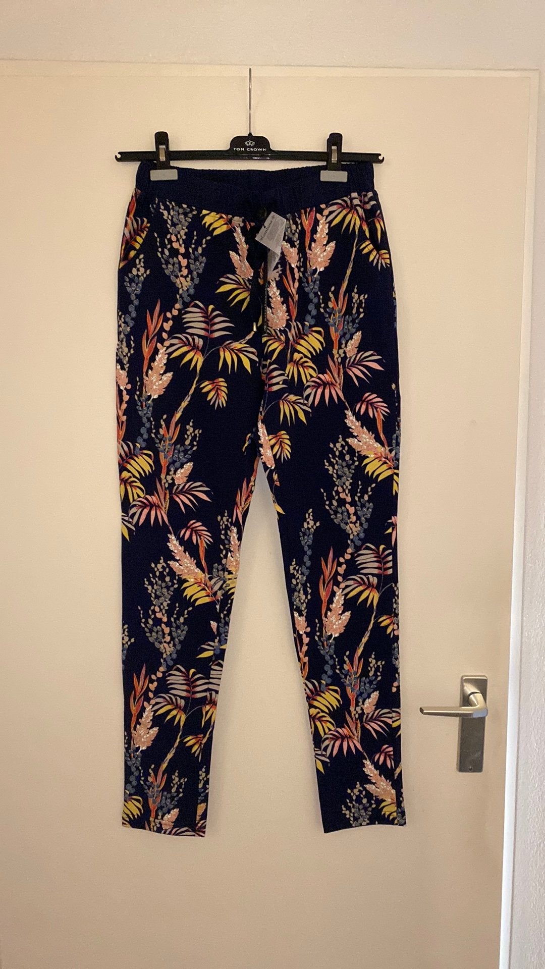 Nieuw mooie broek maat XS merk Soulmate, Kleding | Dames, Overige kleuren, Nieuw, Ophalen of Verzenden, Maat 34 (XS) of kleiner