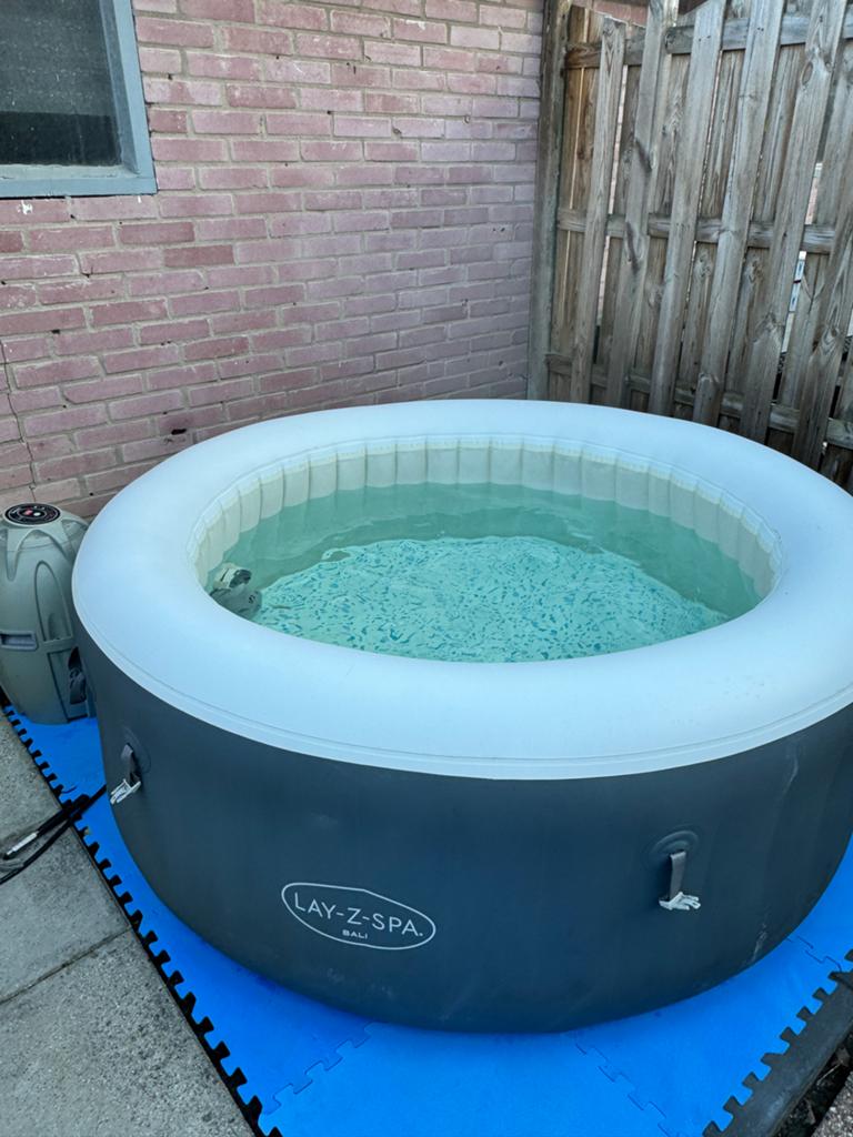 Lay-Z-Spa Bali Jacuzzi (bad), Ophalen, Gebruikt, Pomp, Opblaasbaar