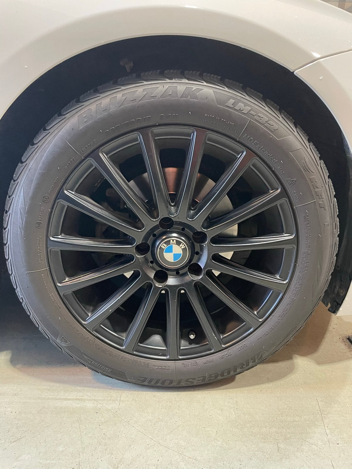 BMW Winterset 17 inch - Bridgestone Blizzak banden & velgen, Ophalen, Gebruikt, Banden en Velgen, 17 inch