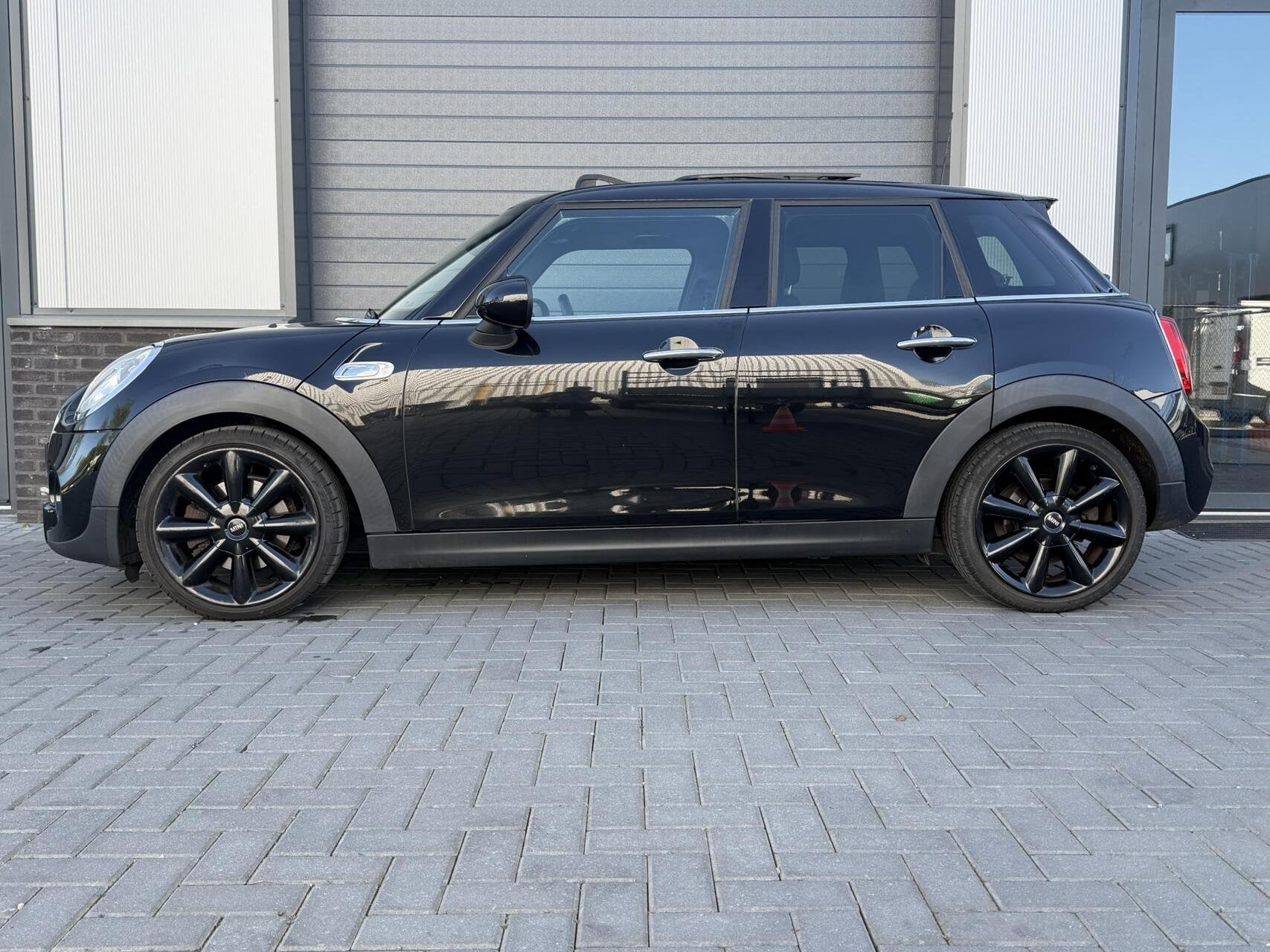 Mini Mini 2.0 Cooper S Chili Serious Business 5drs|PANO, Auto's, Voorwielaandrijving, 1998 cc, 1195 kg, Gebruikt