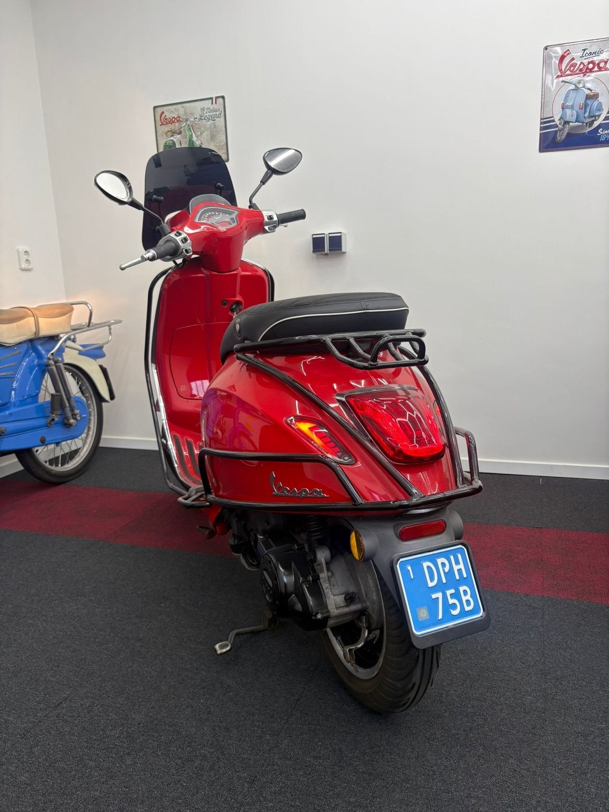 Vespa Sprint, Fietsen en Brommers, Scooters | Vespa, Ophalen, Overige modellen, Maximaal 45 km/u, Zo goed als nieuw