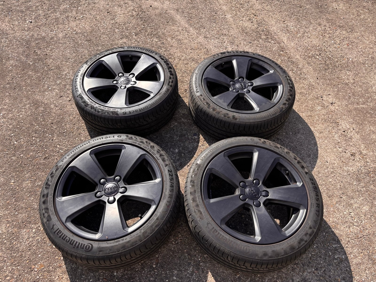 17 inch zwarte Audi velgen 5x112 velgen continental banden, Auto-onderdelen, Banden en Velgen, Ophalen, Gebruikt, Banden en Velgen