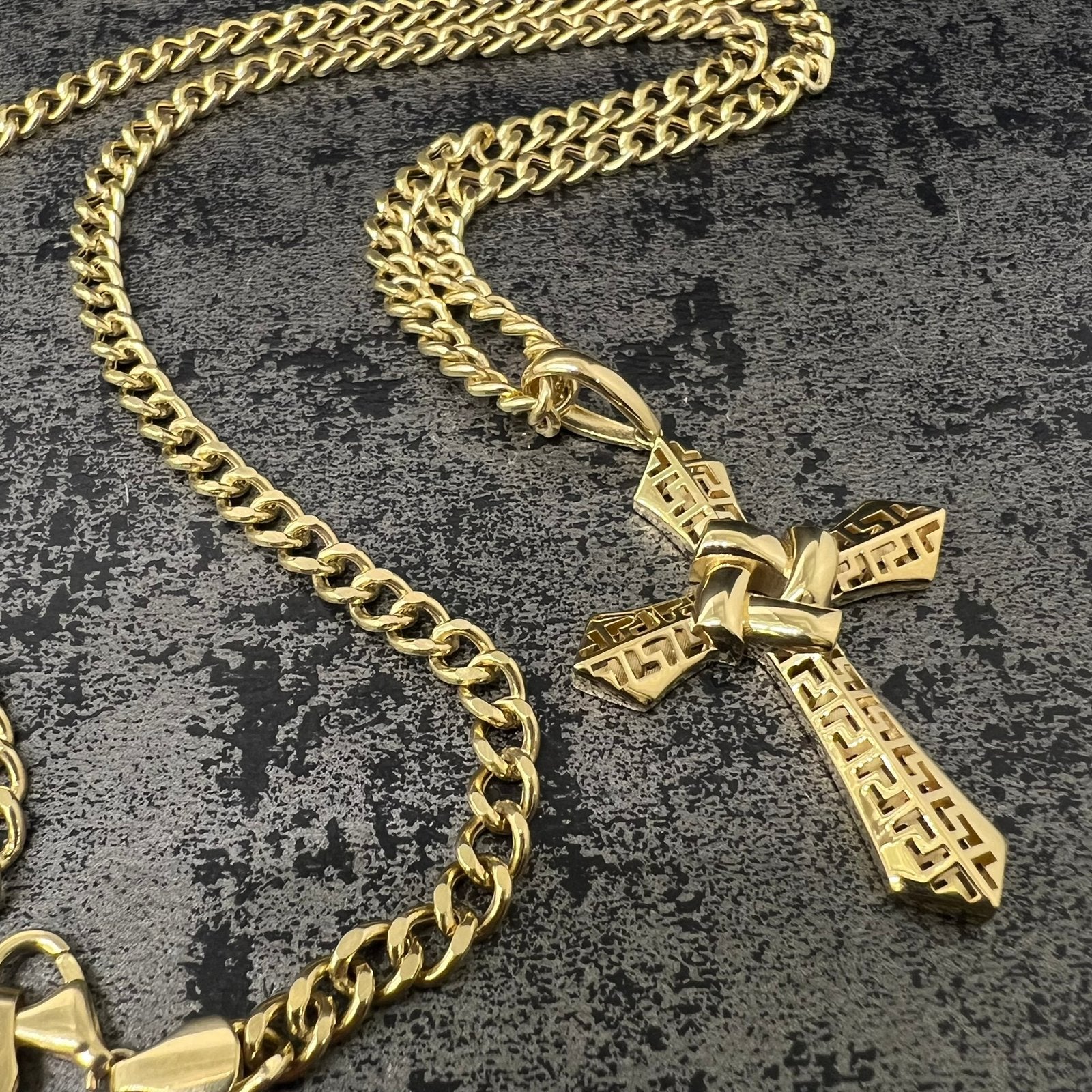 Gouden ketting 18 karaat goud cuban schakel met kruis hanger, Ophalen of Verzenden, Nieuw, Goud