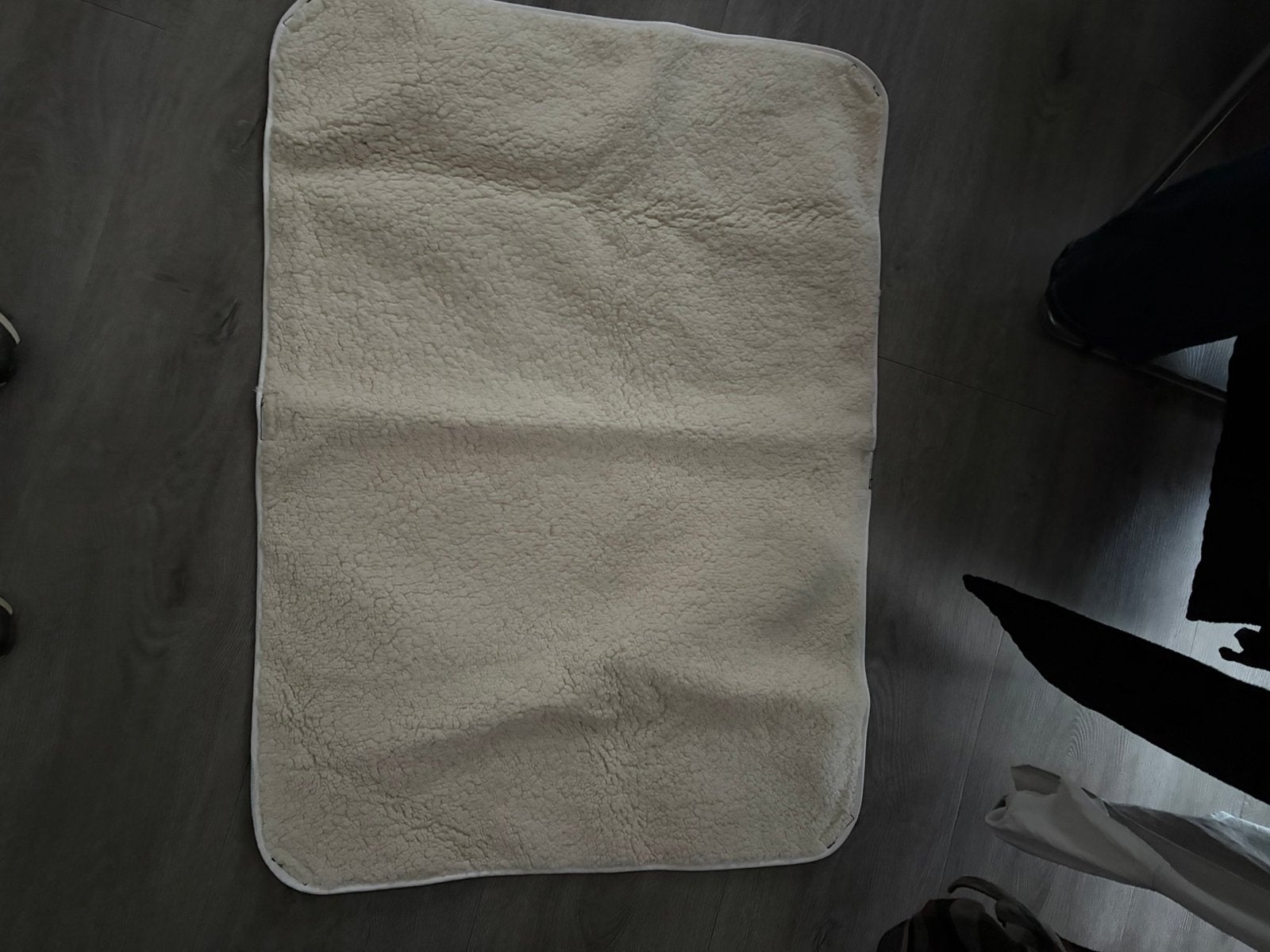 Nieuw kleed vachtje voor in de bench, Ophalen, Nieuw