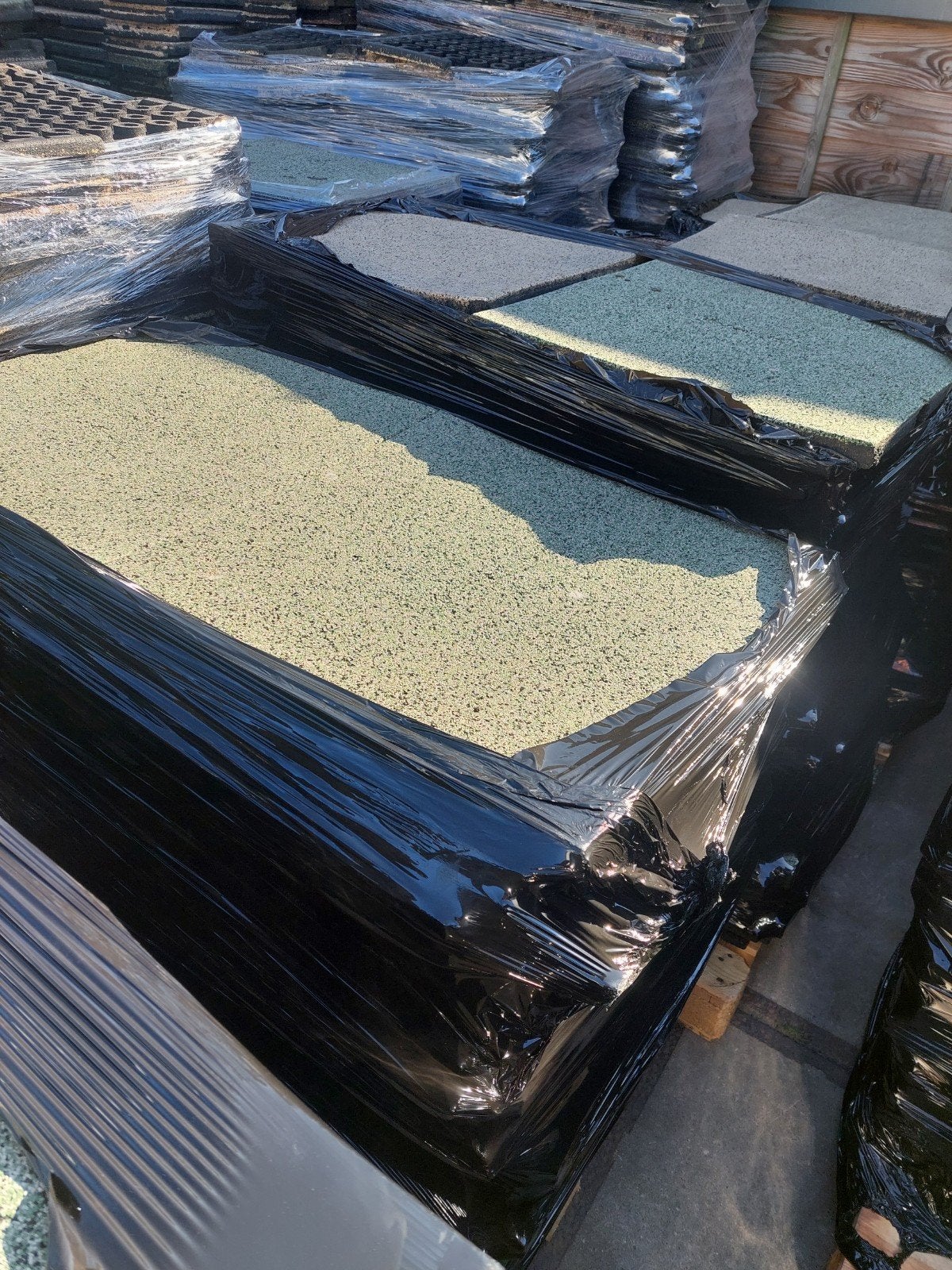 Rubberen tegels/rubber/stal/dakterras/speeltuin/€ 7,50 m2, Ophalen, Gebruikt, Overige typen, Rubber