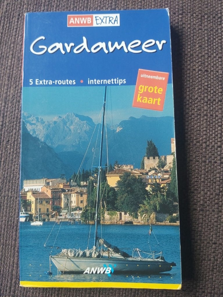 ANWB Extra Reisgids Gardameer met grote kaart, Europa, Ophalen of Verzenden, Reisgids of -boek, ANWB