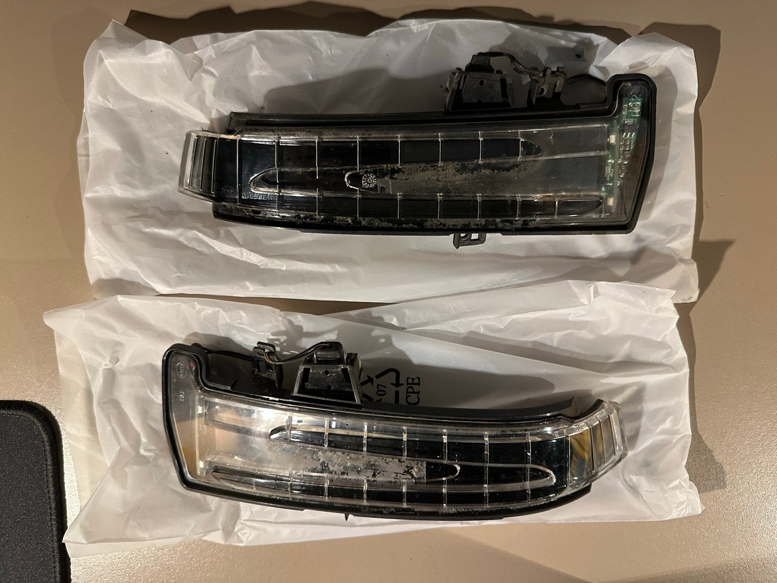 Zijspiegel LED Knipperlichten Origineel Mercedes E-250 (2010, Auto-onderdelen, Ophalen of Verzenden, Gebruikt, Mercedes-Benz