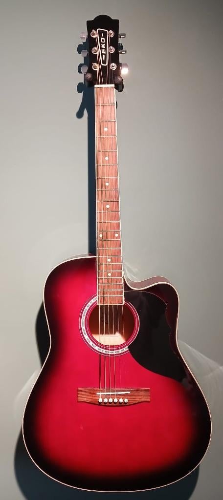 Twee Italiaanse akoestische Eko Gitaren, Ophalen, Zo goed als nieuw, Western- of Steelstringgitaar