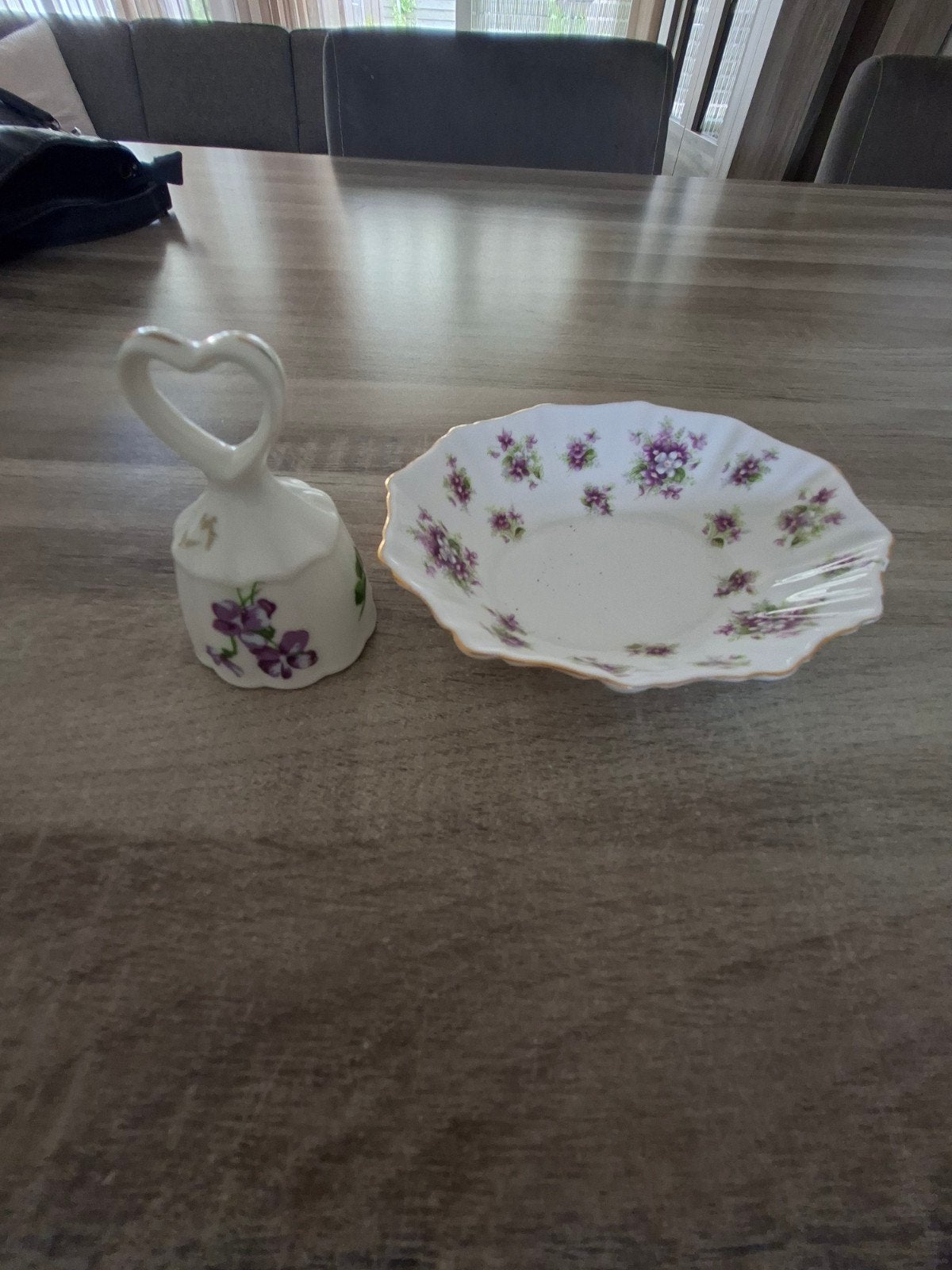 Royal Albert, Ophalen, Zo goed als nieuw