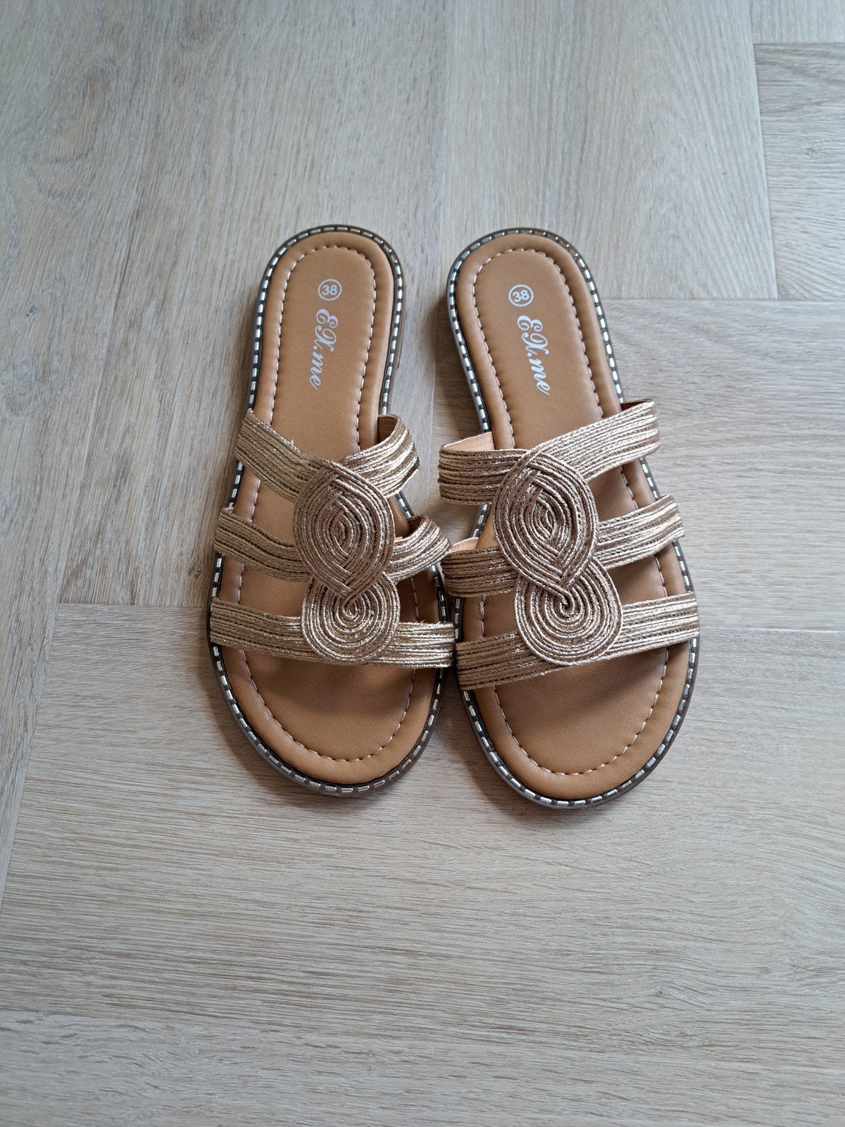 DAMES SLIPPERS NIEUW MAAT 38 KLEUR ZILVER, Ophalen of Verzenden, Nieuw, Overige kleuren