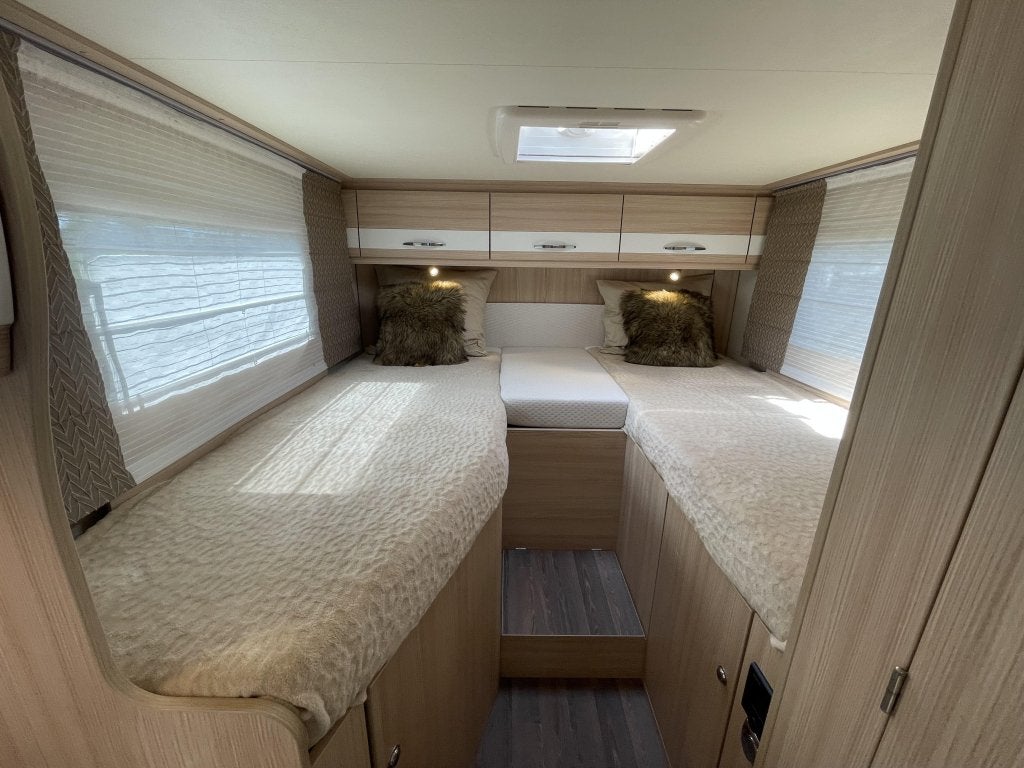 Bürstner Travel Van T 620 G ENKELE BEDDEN ZONNEPANE, Ringverwarming, Fiat, 6 tot 7 meter, Bedrijf
