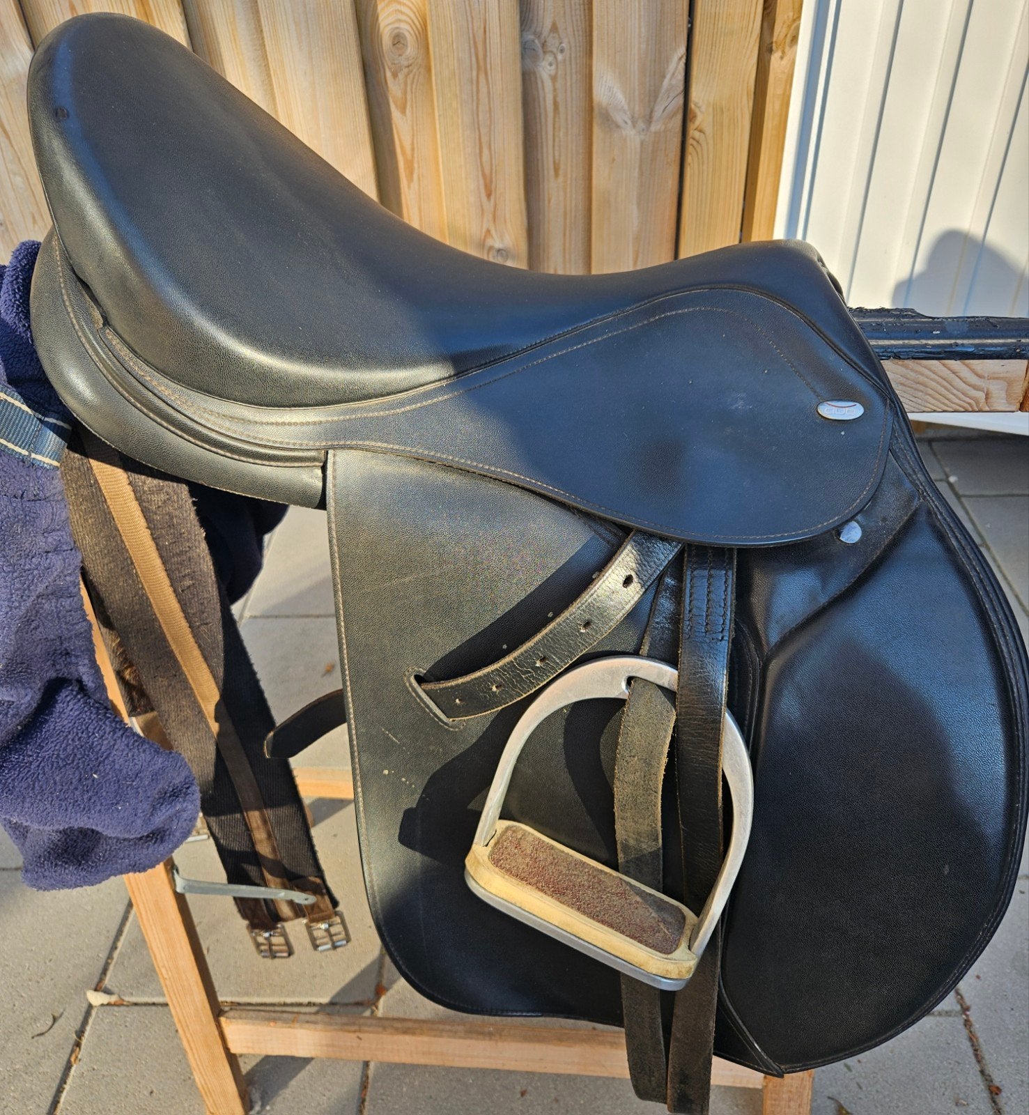Tekna Club Springzadel, Dieren en Toebehoren, Paarden en Pony's | Zadels, Ophalen of Verzenden, Tekna, Springen, L (17.5 inch)
