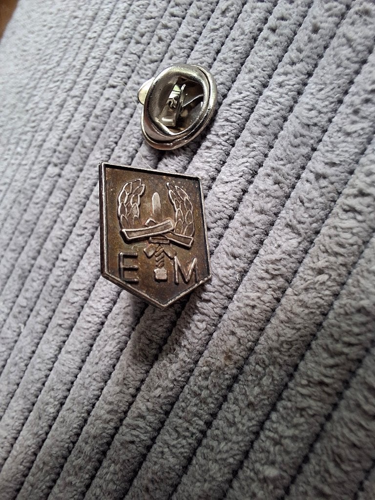 Zilveren pin 7 december divisie (Nederlands-Indië), gemerkt, Verzamelen, Militaria | Tweede Wereldoorlog, Verzenden, Landmacht