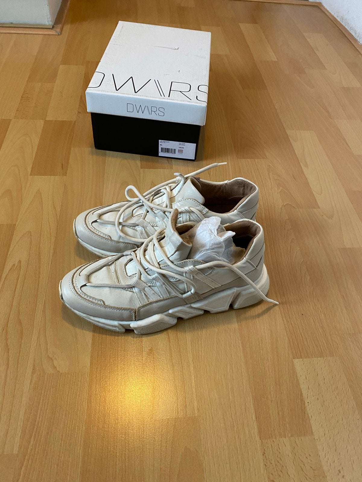 DWARS sneakers - Zo goed als nieuw maat 40, Ophalen of Verzenden, Zo goed als nieuw, Beige, Sneakers of Gympen
