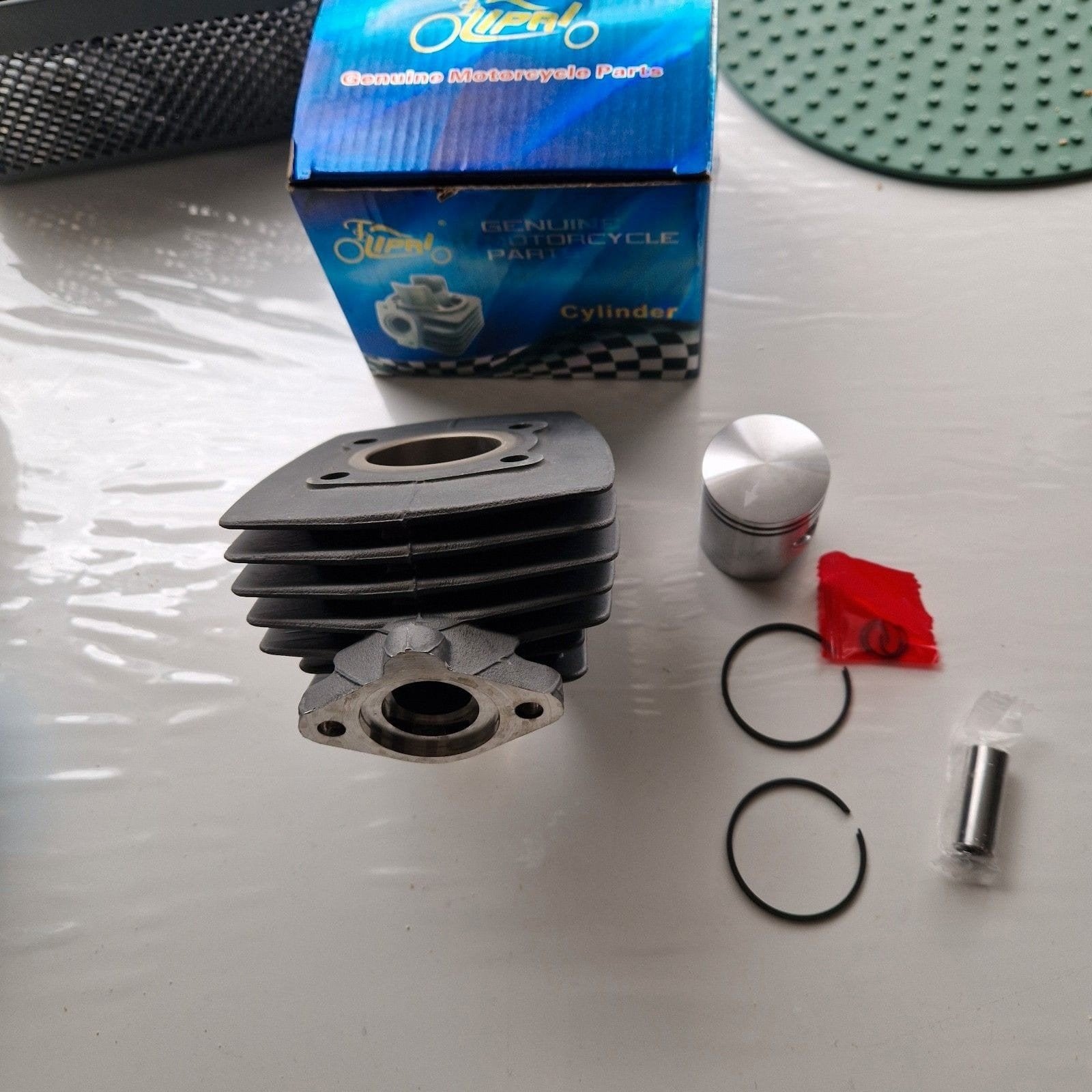 Peugeot fox  cilinder  50 cc nieuwe met zuiger  en viering, Ophalen of Verzenden
