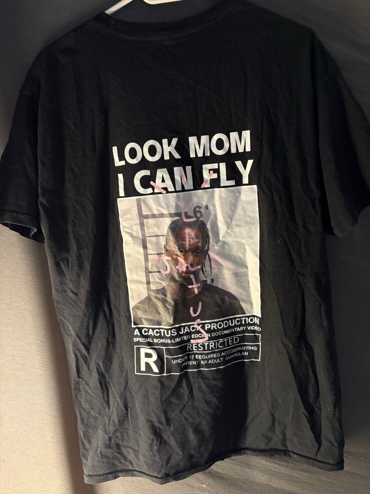 Travis Scott Cactus Jack Look Mom I Can Fly T-shirt Maat M, Ophalen of Verzenden, Gedragen, Maat 48/50 (M), Zwart