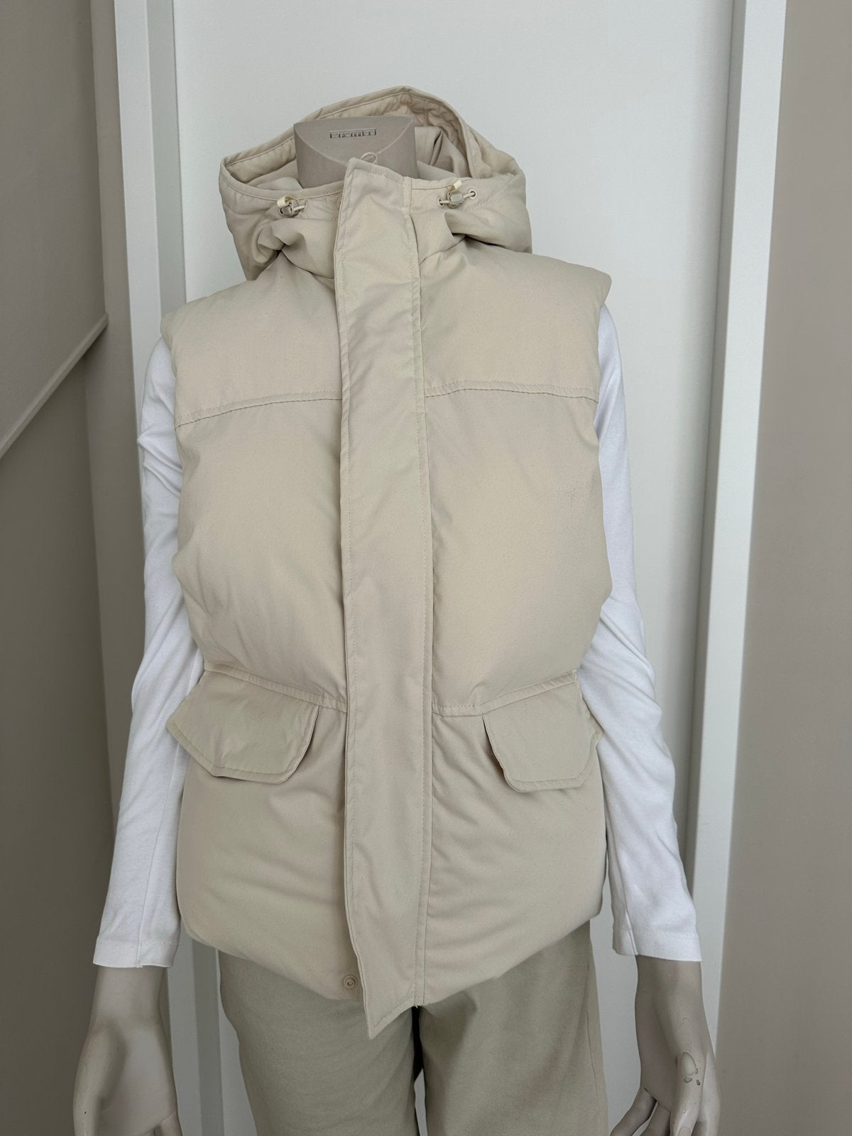 Warme beige bodywarmer maat M van Zara, Ophalen of Verzenden, Nieuw, Maat 38/40 (M), Beige