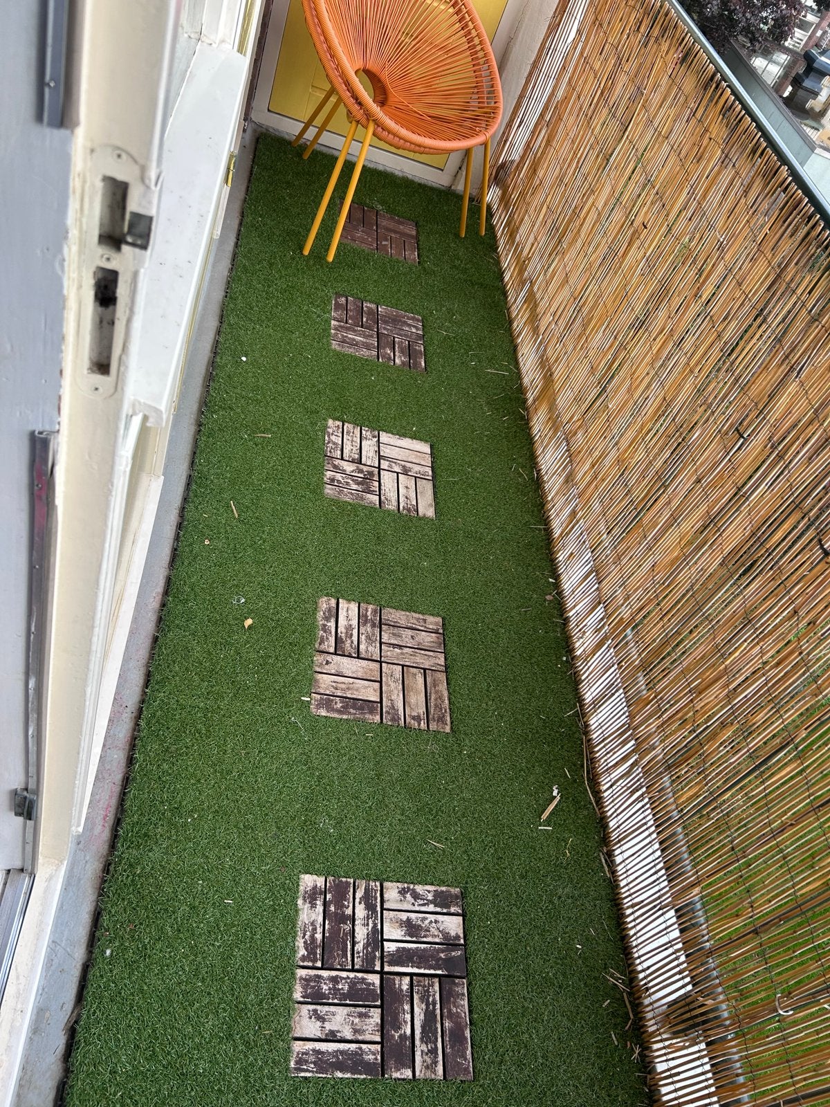 Gratis IKEA Grastegels en Houten Tegels - Meer dan 55 stuks, Tuin en Terras, Ophalen, Gebruikt, Minder dan 10 m², Kunstgras