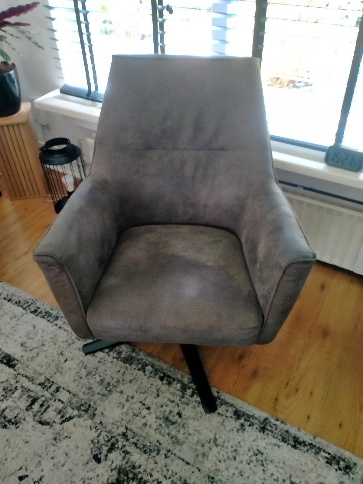 Te koop een zeer nette draai fauteuil., Huis en Inrichting, Fauteuils, Ophalen, 75 tot 100 cm, Zo goed als nieuw, Stof