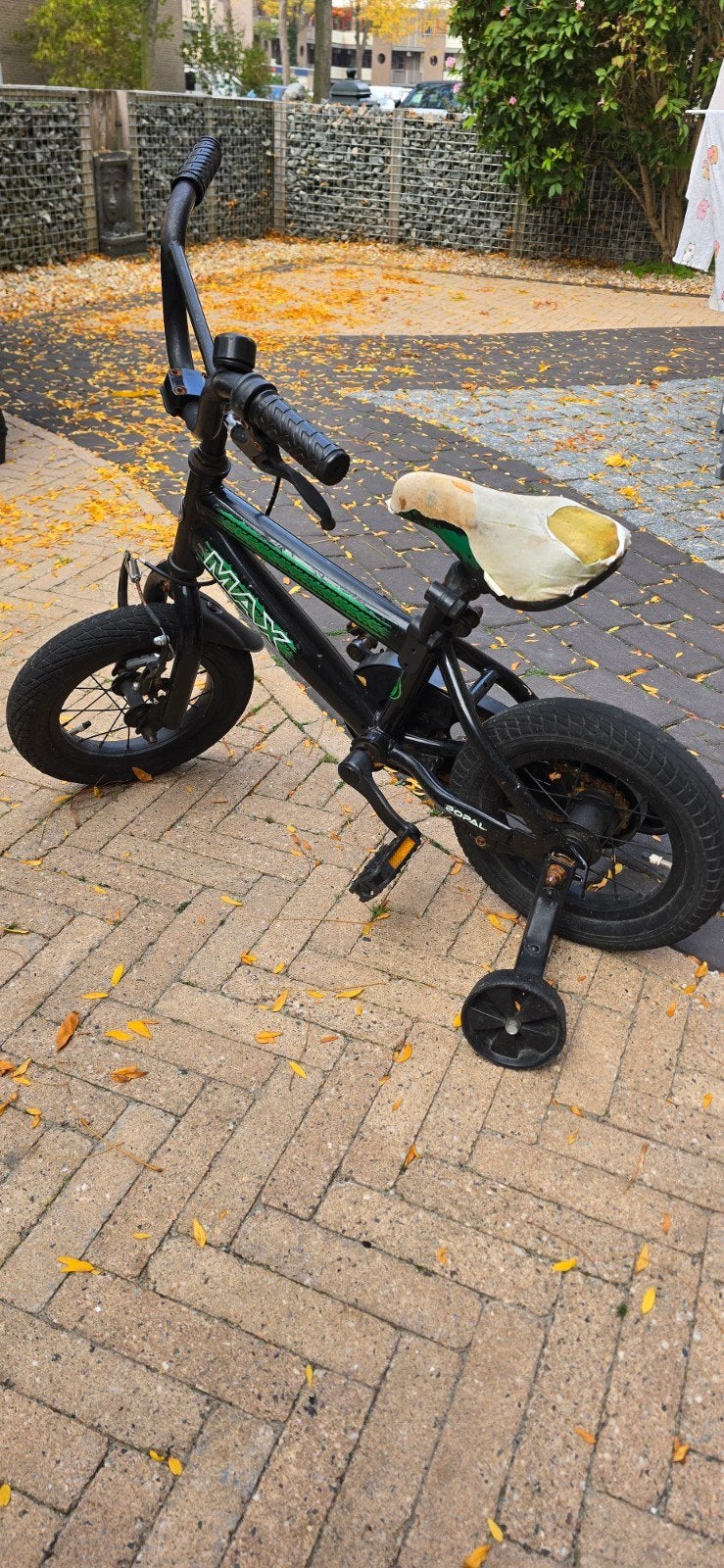 Kindgratis fiets Max met zijwieltjes 12 inch- Gebruikt/opkna, Fietsen en Brommers, Ophalen, Zijwieltjes, Gebruikt, Max