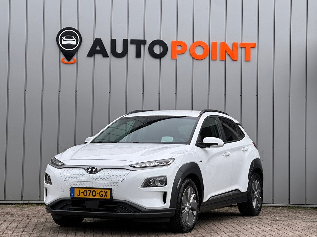 Hyundai Kona EV Fashion 64 kWh fase 3 SOH 100% HEAD UP WARMT, Auto's, Hyundai, Gebruikt, Zwart, Wit, 64 kWh